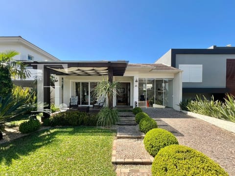 Casa Condomínio com 152m², 3 dormitórios, 3 suítes, 2 vagas, Condado de Capão em Capão da Canoa