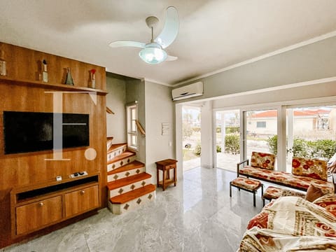 Sobrado com 81m², 4 dormitórios, 1 suíte, 1 vaga, Villas Resort em Xangri-Lá