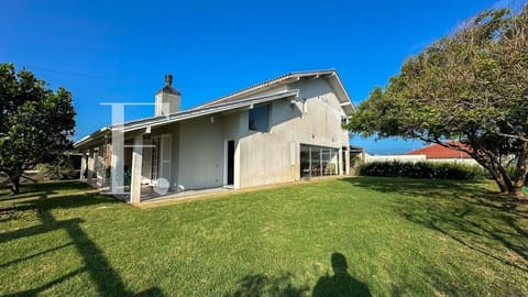 Casa com 321m², 4 dormitórios, 3 suítes, 4 vagas, no bairro Rainha do Mar em Xangri-Lá