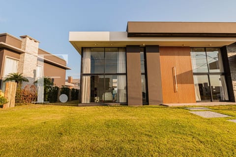 Casa Condomínio com 280m², 4 dormitórios, 4 suítes, 4 vagas, Lagoa do Passo em Osório