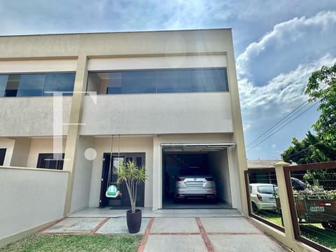 Duplex com 174m², 2 dormitórios, 2 suítes, 2 vagas, no bairro Centro em Xangri-Lá