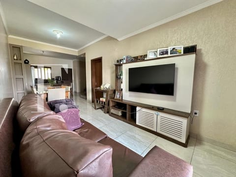 Duplex com 174m², 2 dormitórios, 2 suítes, 2 vagas, no bairro Centro em Xangri-Lá