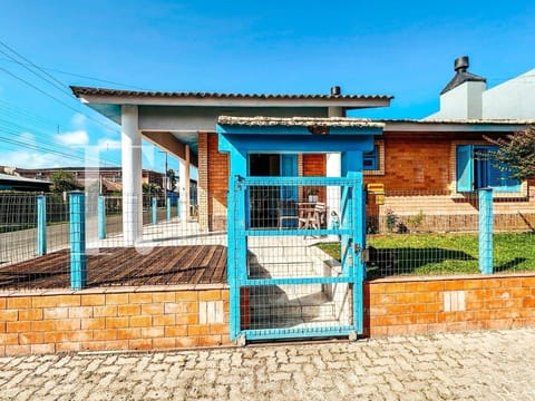 Casa com 230m², 4 dormitórios, 1 suíte, 3 vagas, no bairro Rainha do Mar em Xangri-Lá