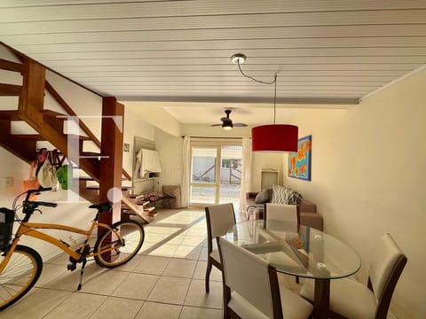 Duplex com 100m², 2 dormitórios, 1 vaga, Residencial Veneza em Xangri-Lá