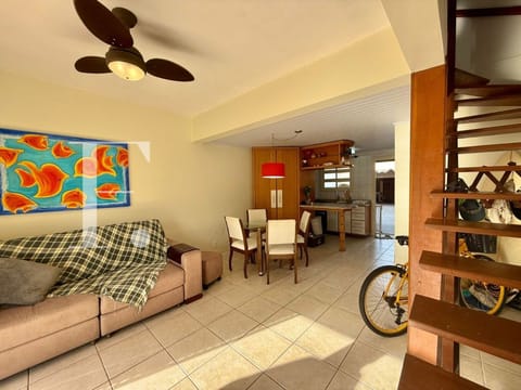 Duplex com 100m², 2 dormitórios, 1 vaga, Residencial Veneza em Xangri-Lá