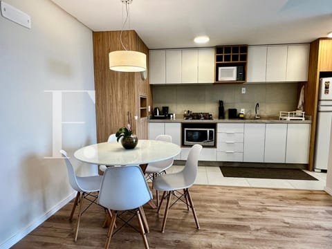Apartamento com 67m², 2 dormitórios, 1 suíte, 1 vaga, Thera Santorini em Xangri-Lá