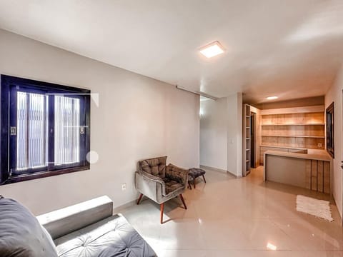 Casa com 220m², 3 dormitórios, 1 suíte, 2 vagas, no bairro Noiva do Mar em Xangri-Lá