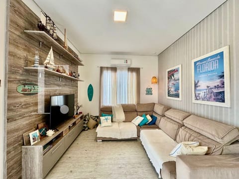 Casa Condomínio com 384m², 3 dormitórios, 3 suítes, 2 vagas, Sea Coast em Xangri-Lá