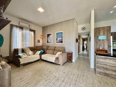 Casa Condomínio com 384m², 3 dormitórios, 3 suítes, 2 vagas, Sea Coast em Xangri-Lá