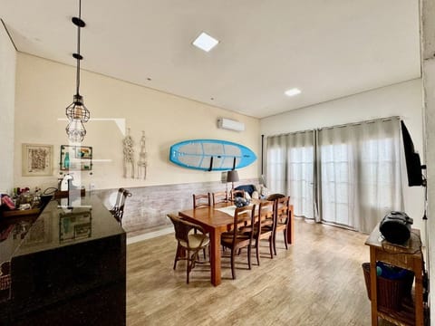 Casa Condomínio com 384m², 3 dormitórios, 3 suítes, 2 vagas, Sea Coast em Xangri-Lá