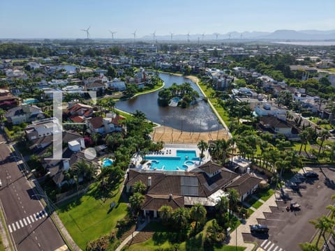 Sobrado com 330m², 5 dormitórios, 5 suítes, 2 vagas, Porto Coronado em Xangri-Lá
