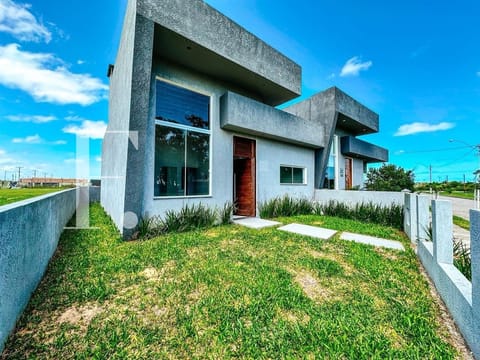 Casa com 96m², 2 dormitórios, 2 vagas, Santorini em Xangri-Lá
