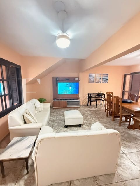 Casa com 289m², 5 dormitórios, 1 suíte, 2 vagas, no bairro Noiva do Mar em Xangri-Lá