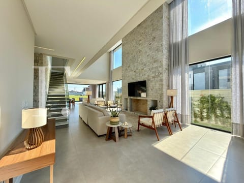 Sobrado com 360m², 5 dormitórios, 5 suítes, 2 vagas, Amare Home Resort em Xangri-Lá