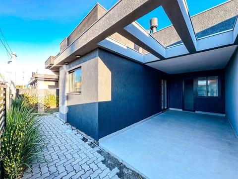 Casa com 120m², 3 dormitórios, 1 suíte, 2 vagas, no bairro Praia dos Coqueiros em Xangri-Lá