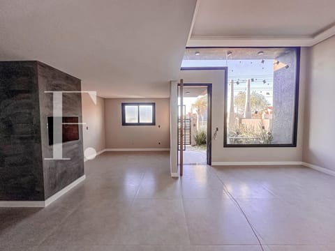 Casa com 120m², 3 dormitórios, 1 suíte, 2 vagas, no bairro Praia dos Coqueiros em Xangri-Lá
