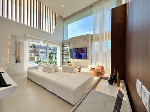 Casa com 304m², 4 dormitórios, 4 suítes, 4 vagas, no bairro Atlântida em Xangri-Lá