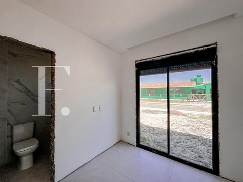 Casa com 150m², 3 dormitórios, 3 suítes, 2 vagas, no bairro Remanso em Xangri-Lá