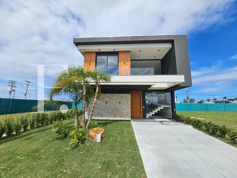 Sobrado com 176m², 4 dormitórios, 4 suítes, 2 vagas, Wave Home Resort em Xangri-Lá