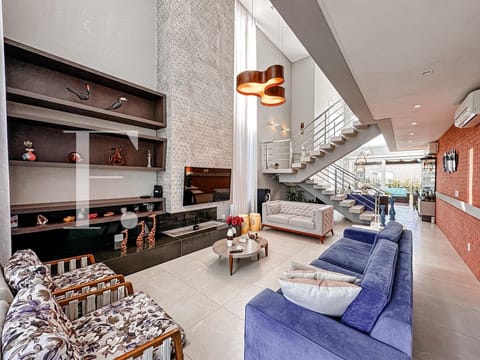 Sobrado com 263m², 4 dormitórios, 4 suítes, 2 vagas, Atlântico Villas Club em Atlântida Sul