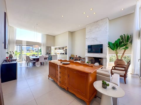 Casa Condomínio com 222m², 4 dormitórios, 4 suítes, 4 vagas, Ventura Club em Xangri-Lá