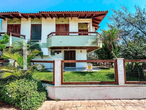 Duplex com 150m², 3 dormitórios, 1 vaga, no bairro Centro em Xangri-Lá