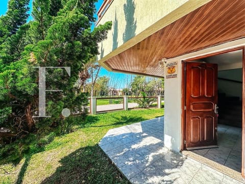 Duplex com 150m², 3 dormitórios, 1 vaga, no bairro Centro em Xangri-Lá