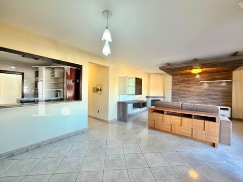 Casa com 222m², 4 dormitórios, 1 suíte, 2 vagas, no bairro Centro em Xangri-Lá
