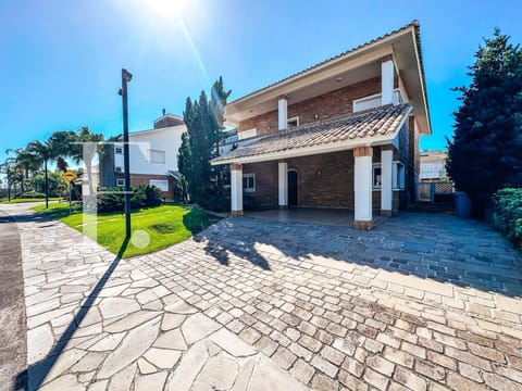 Casa Condomínio com 429m², 5 dormitórios, 5 suítes, 2 vagas, Las Dunas em Xangri-Lá