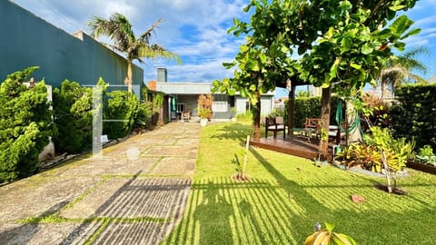 Casa com 90m², 3 dormitórios, 1 suíte, 2 vagas, no bairro Arpoador em Xangri-Lá
