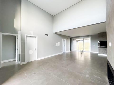 Casa Condomínio com 160m², 4 dormitórios, 4 suítes, 2 vagas, Allure Beach Condo em Xangri-Lá