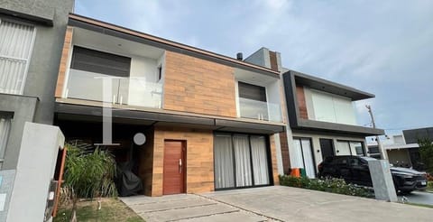 Sobrado com 227m², 3 dormitórios, 3 suítes, 2 vagas, Blue em Xangri-Lá