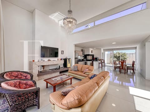 Casa Condomínio com 150m², 3 dormitórios, 3 suítes, 2 vagas, Condado de Capão em Capão da Canoa