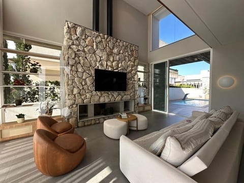 Casa Condomínio com 300m², 4 dormitórios, 4 suítes, 2 vagas, Atlântico Villas Club em Atlântida Sul