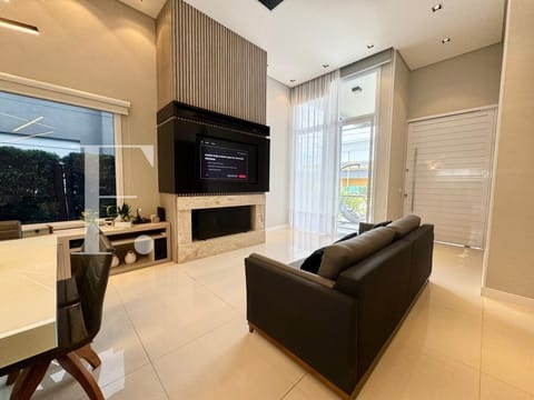 Casa Condomínio com 150m², 3 dormitórios, 3 suítes, 2 vagas, Acqualina em Xangri-Lá