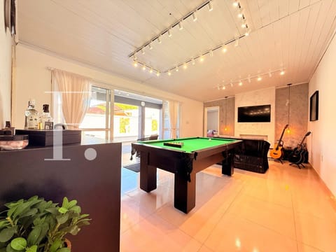 Casa com 177m², 3 dormitórios, 3 suítes, 2 vagas, no bairro Rainha do Mar em Xangri-Lá