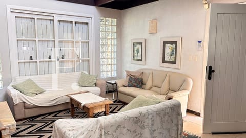 Casa com 186m², 4 dormitórios, 2 suítes, 2 vagas, no bairro Rainha do Mar em Xangri-Lá