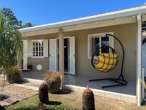 Casa com 133m², 3 dormitórios, 1 suíte, no bairro Atlântida em Xangri-Lá