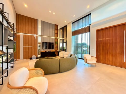Casa Condomínio com 242m², 4 dormitórios, 4 suítes, 2 vagas, Velas da Marina em Capão da Canoa