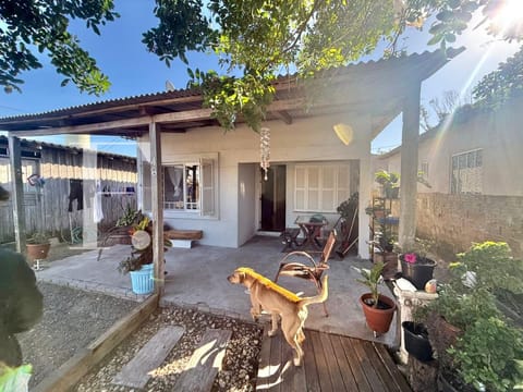 Casa com 170m², 4 dormitórios, no bairro Marina em Xangri-Lá
