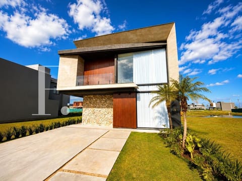 Sobrado com 217m², 4 dormitórios, 4 suítes, 2 vagas, Zen Concept Resort em Xangri-Lá