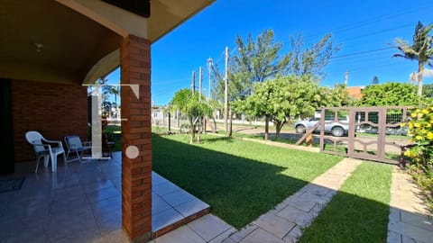 Casa com 112m², 3 dormitórios, 3 vagas, no bairro Rainha do Mar em Xangri-Lá