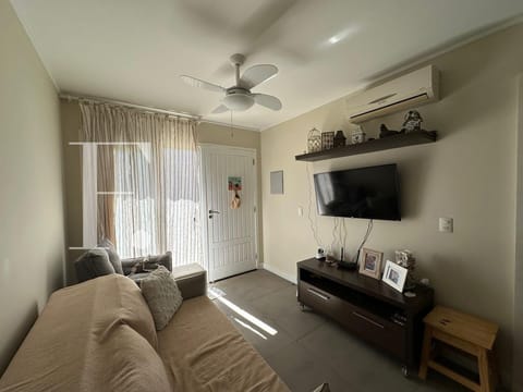 Casa Condomínio com 70m², 3 dormitórios, 1 suíte, 2 vagas, Casa Hermosa em Xangri-Lá
