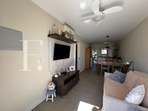 Casa Condomínio com 70m², 3 dormitórios, 1 suíte, 2 vagas, Casa Hermosa em Xangri-Lá