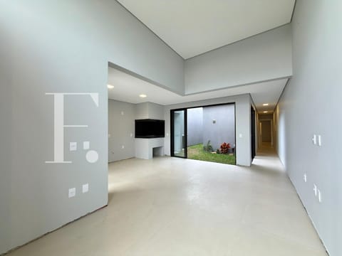 Casa com 92m², 3 dormitórios, 1 suíte, 2 vagas, no bairro Noiva do Mar em Xangri-Lá