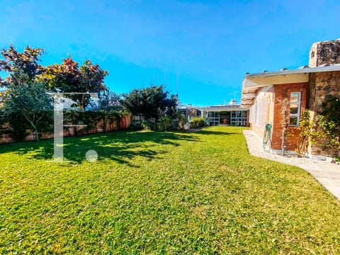 Casa com 175m², 7 dormitórios, 1 suíte, 4 vagas, no bairro Centro de Xangri-Lá em Xangri-Lá