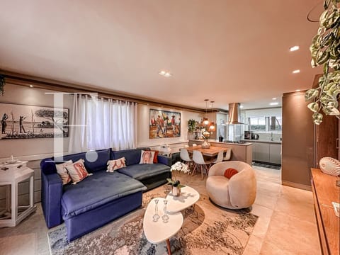 Sobrado com 101m², 3 dormitórios, 1 suíte, 2 vagas, Pateo Marbella em Xangri-Lá