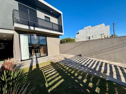 Casa com 146m², 3 dormitórios, 1 suíte, 2 vagas, no bairro Centro em Xangri-Lá