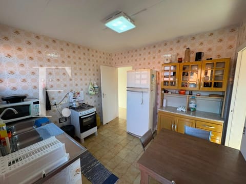 Casa com 182m², 5 dormitórios, 1 suíte, 2 vagas, no bairro Centro em Xangri-Lá