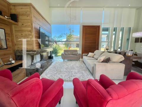 Casa Condomínio com 180m², 4 dormitórios, 4 suítes, 2 vagas, Condado de Capão em Capão da Canoa